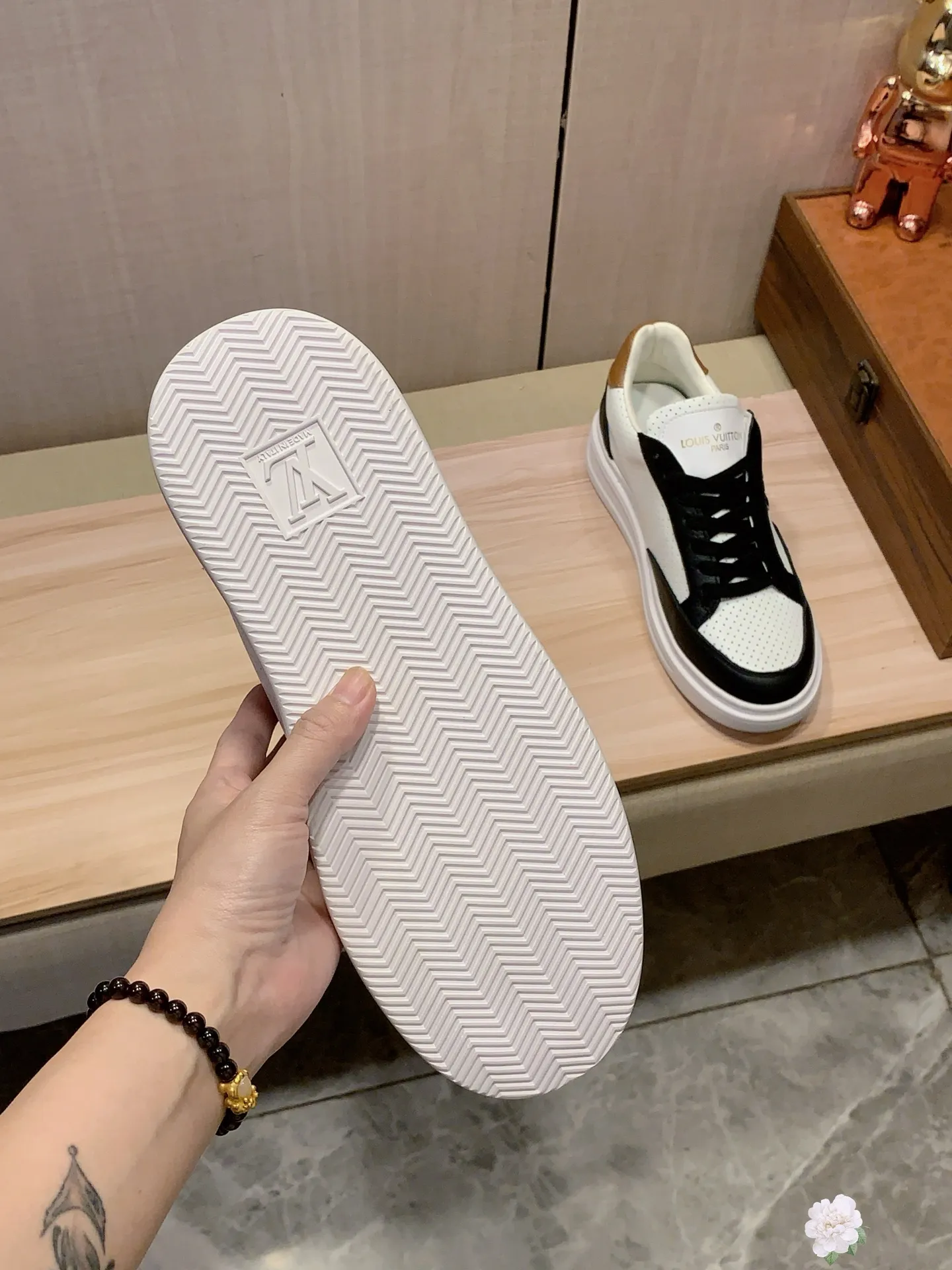Men's Men's Shoes 💰420💰💰🎩🎩[Lightning][Lightning] "Lv*" The latest and most popular casual shoes, top brands [Seduce] Luxury ~ Purchasing Agency, Top ~ Quality. [Strong] The upper is made of imported breathable cowhide with material ➕ breathable sheepskin feet (•) and fine workmanship. Original stylish and stylish soft rubber wear-resistant and non-slip outsole, light and comfortable on the feet, the real thing looks better when taken in real life, 413: code: 38-44, 6️⃣ colors selected